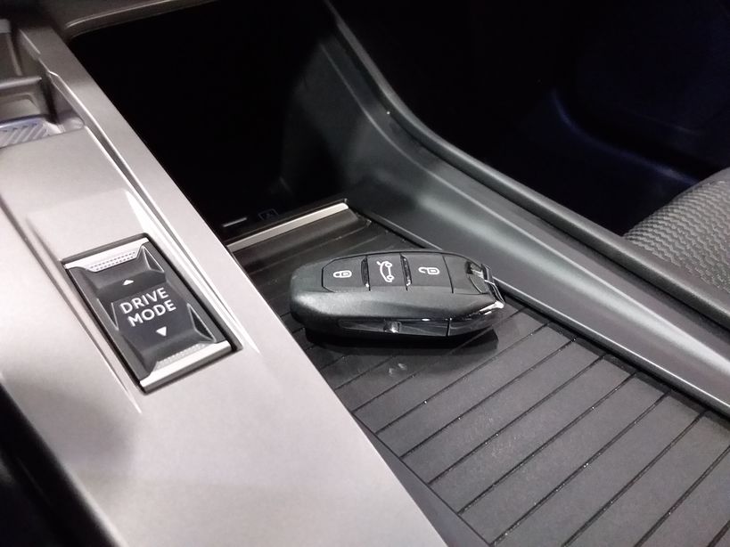 PEUGEOT 308 SW 2024 - Photo n°2