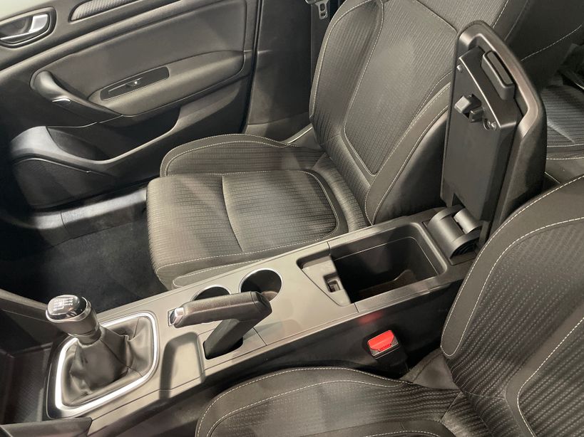 RENAULT MEGANE IV ESTATE BUSINESS 2021 - Photo n°22