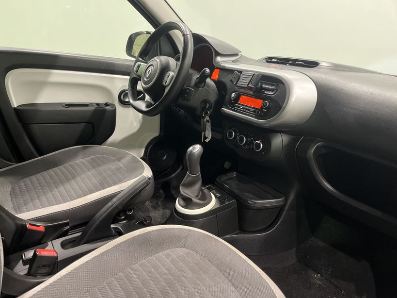 RENAULT TWINGO III 2018 - Photo n°19