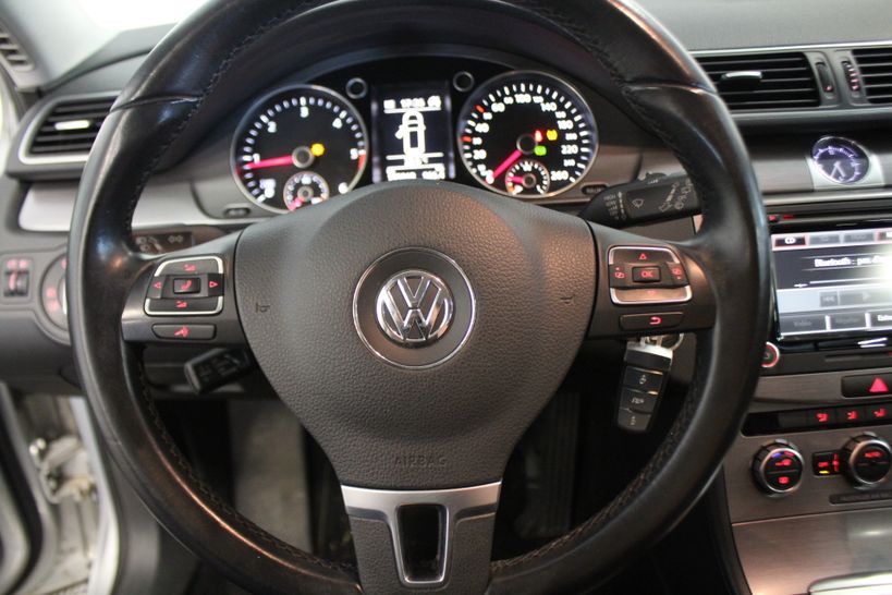VOLKSWAGEN PASSAT SW BUSINESS 2014 - Photo n°17