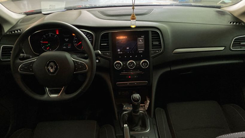 RENAULT MEGANE IV BERLINE 2022 - Photo n°11