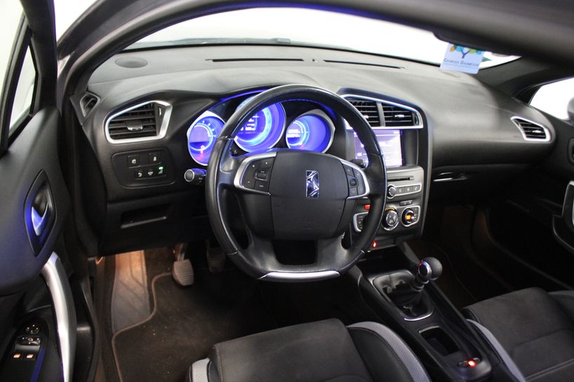 DS DS4 2017 - Photo n°10