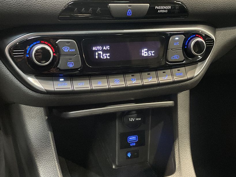 HYUNDAI i30 2022 - Photo n°17