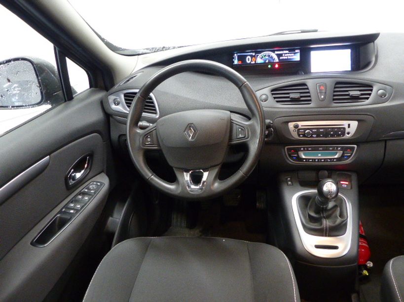 RENAULT GRAND SCENIC III 2015 - Photo n°12