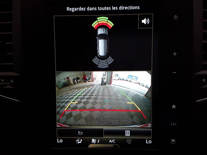 RENAULT MEGANE IV ESTATE 2017 - Photo n°8