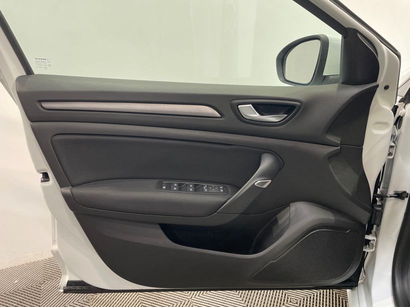 RENAULT MEGANE IV BERLINE 2021 - Photo n°32