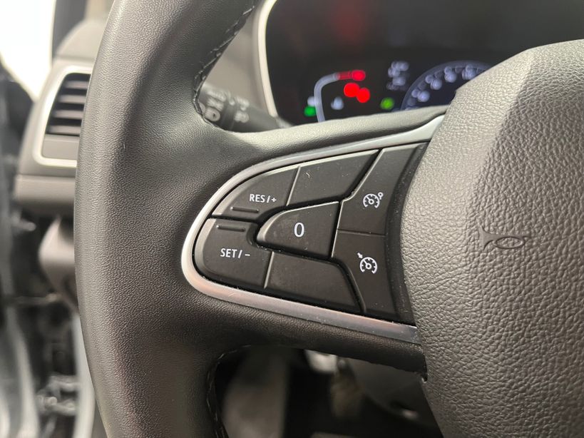 RENAULT MEGANE IV BERLINE 2023 - Photo n°10