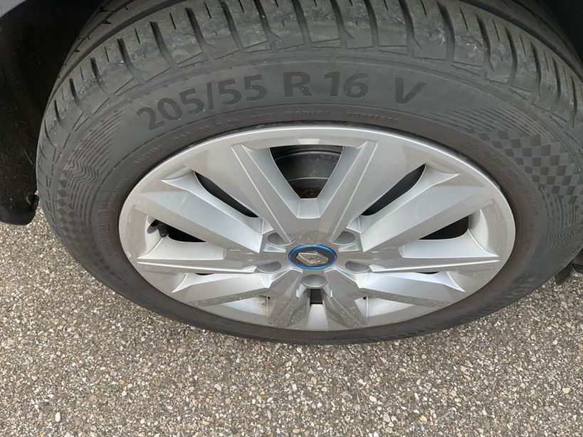 RENAULT MEGANE IV ESTATE 2021 - Photo n°4