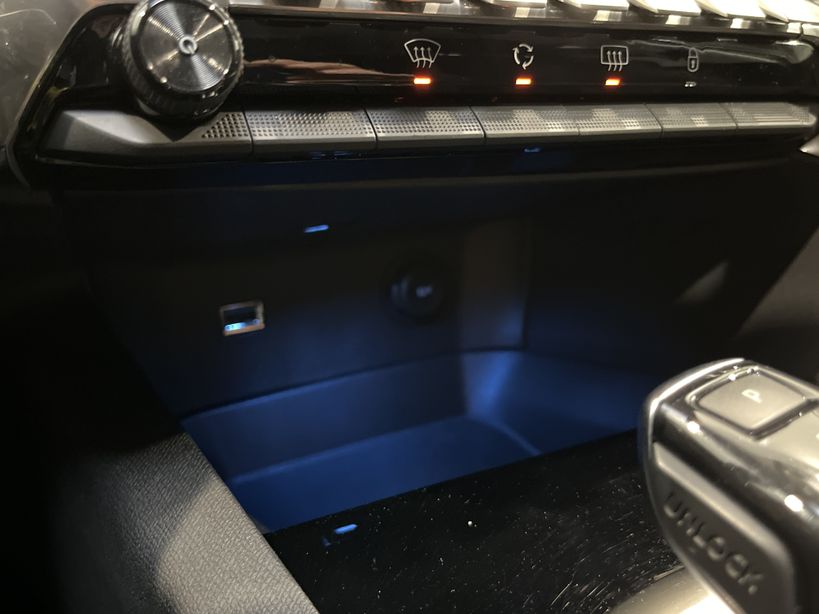 PEUGEOT 5008 BUSINESS 2020 - Photo n°20