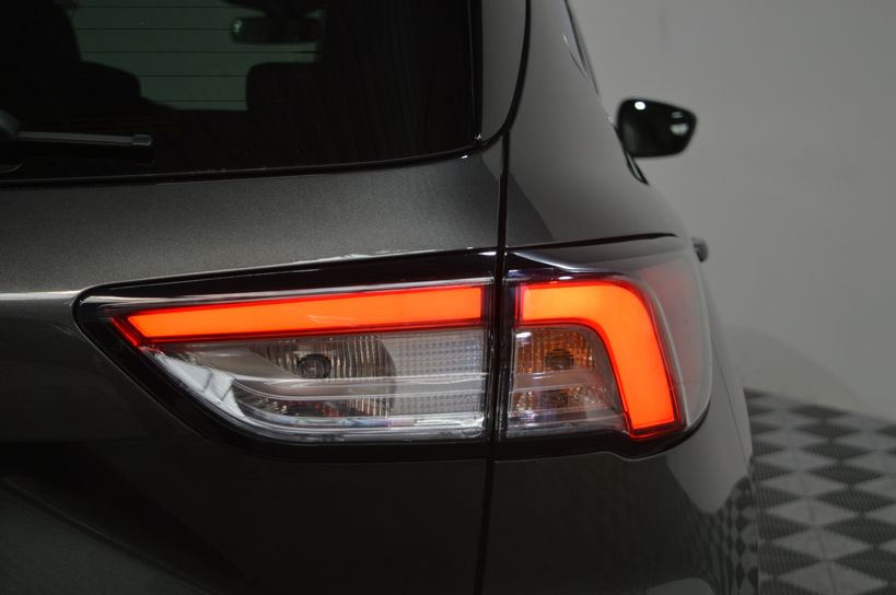 FORD KUGA 2021 - Photo n°8