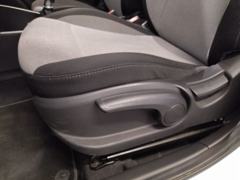 HYUNDAI i20 2015 - Photo n°24