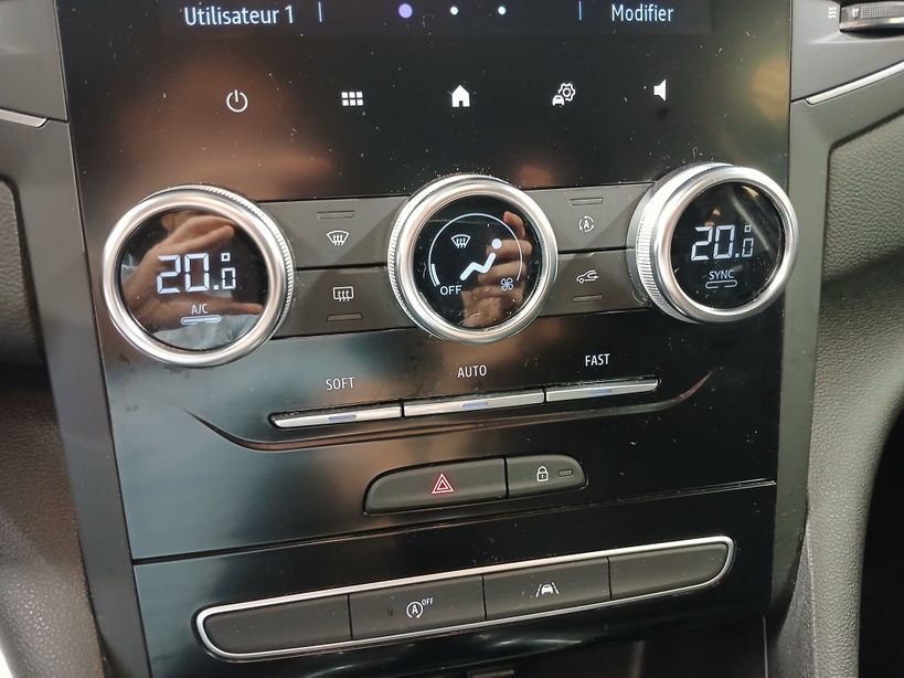 RENAULT MEGANE IV BERLINE 2021 - Photo n°14