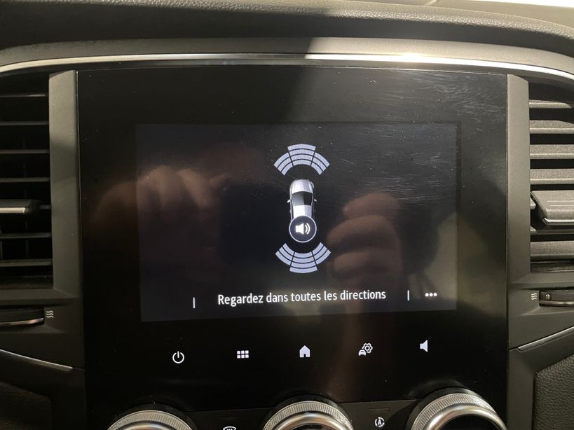 RENAULT MEGANE IV BERLINE 2022 - Photo n°18