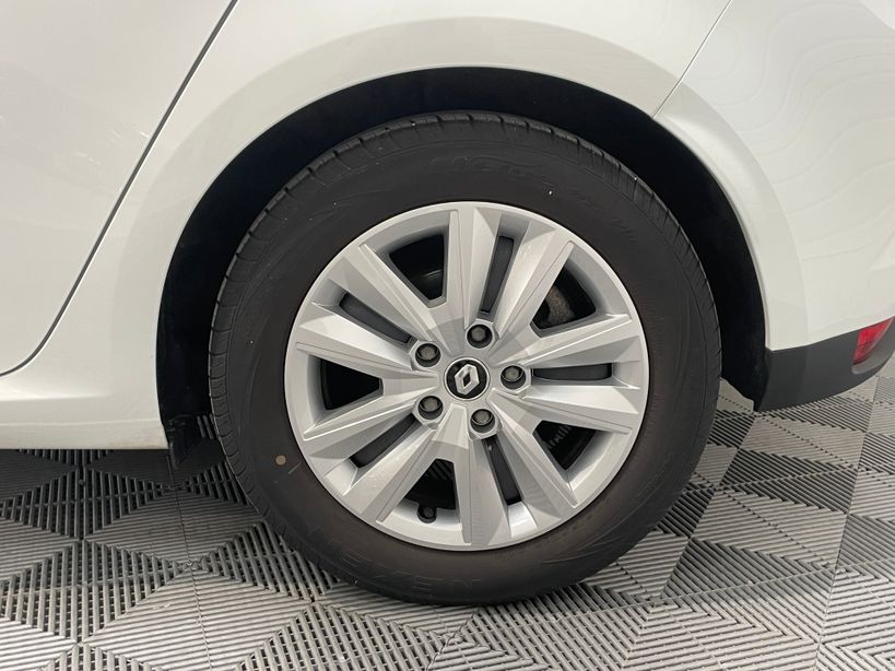 RENAULT MEGANE IV BERLINE 2021 - Photo n°37