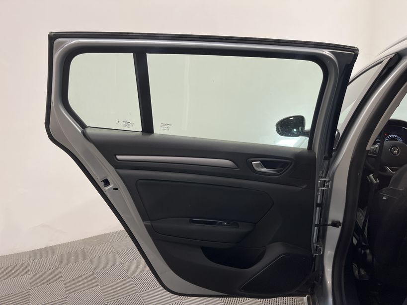 RENAULT MEGANE IV ESTATE 2022 - Photo n°35