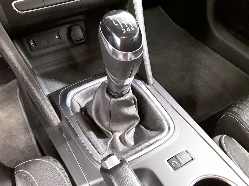 RENAULT MEGANE IV BERLINE BUSINESS 2019 - Photo n°14