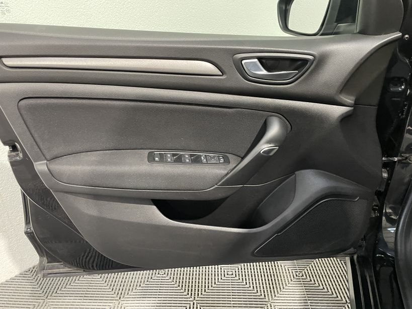 RENAULT MEGANE IV ESTATE 2021 - Photo n°32
