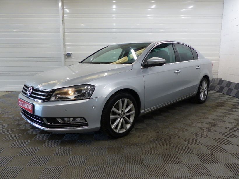 VOLKSWAGEN PASSAT 2014 - Photo n°1