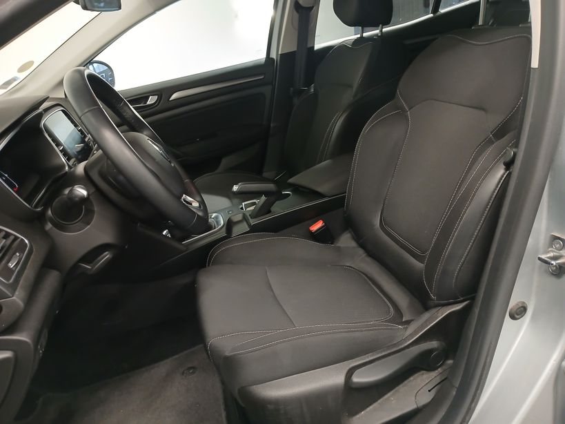 RENAULT MEGANE IV BERLINE 2021 - Photo n°13