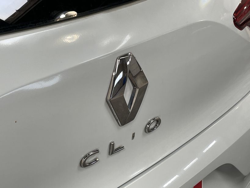 RENAULT CLIO V 2021 - Photo n°1