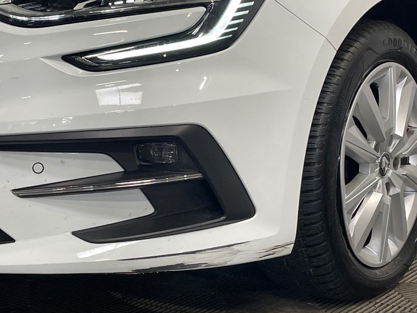 RENAULT MEGANE IV BERLINE 2021 - Photo n°9