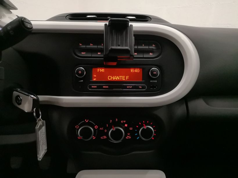 RENAULT TWINGO III 2019 - Photo n°9