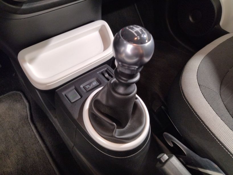 RENAULT TWINGO III 2019 - Photo n°13