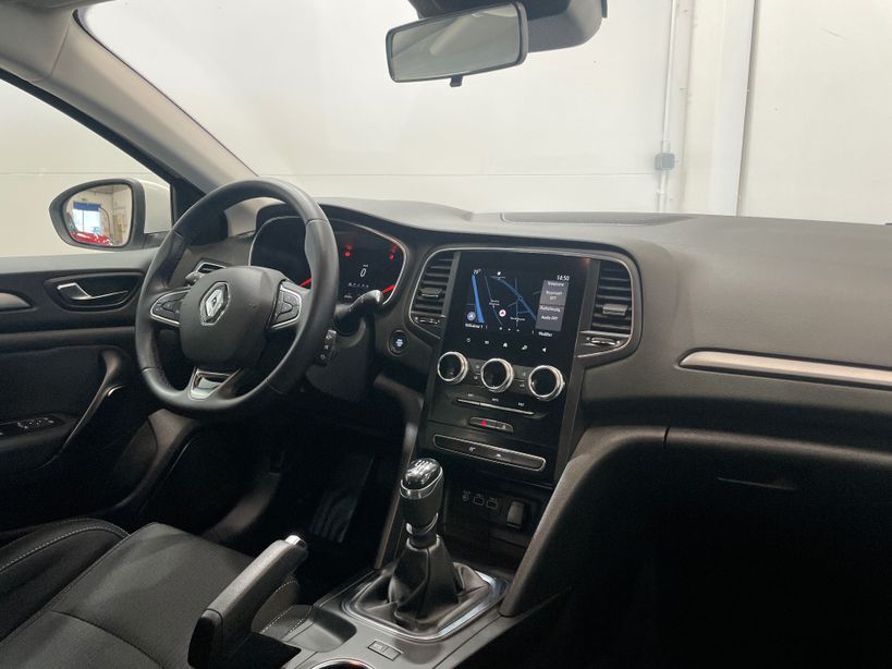 RENAULT MEGANE IV BERLINE 2022 - Photo n°9
