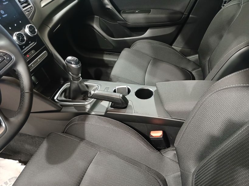 RENAULT MEGANE IV BERLINE 2021 - Photo n°26