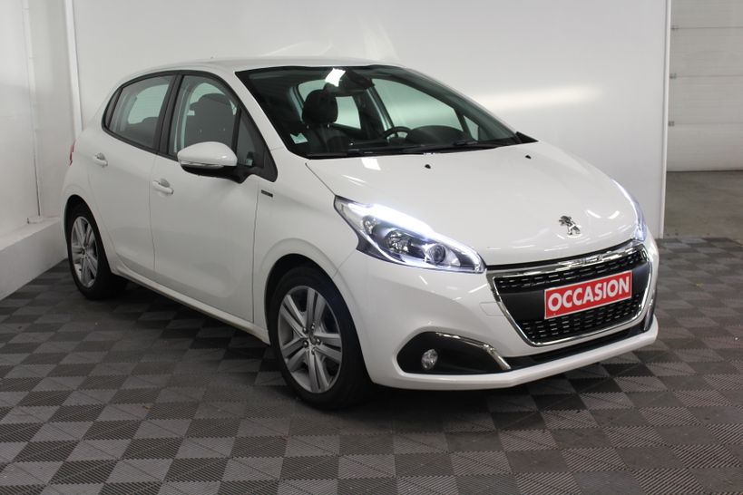 PEUGEOT 208 2019 - Photo n°3