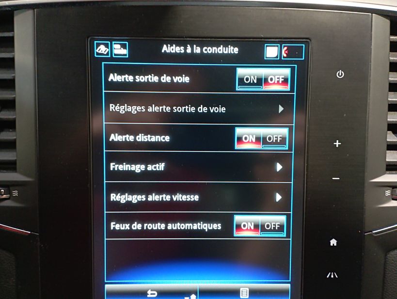 RENAULT MEGANE IV BERLINE 2020 - Photo n°17