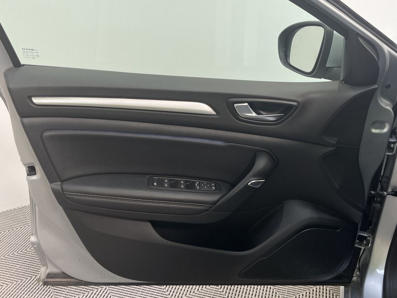 RENAULT MEGANE IV BERLINE 2021 - Photo n°32