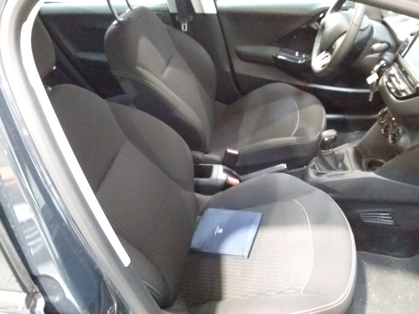 PEUGEOT 208 2020 - Photo n°22