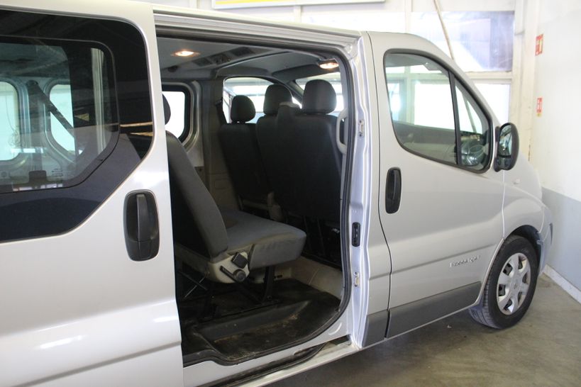 RENAULT TRAFIC II PASSENGER 2013 - Photo n°9