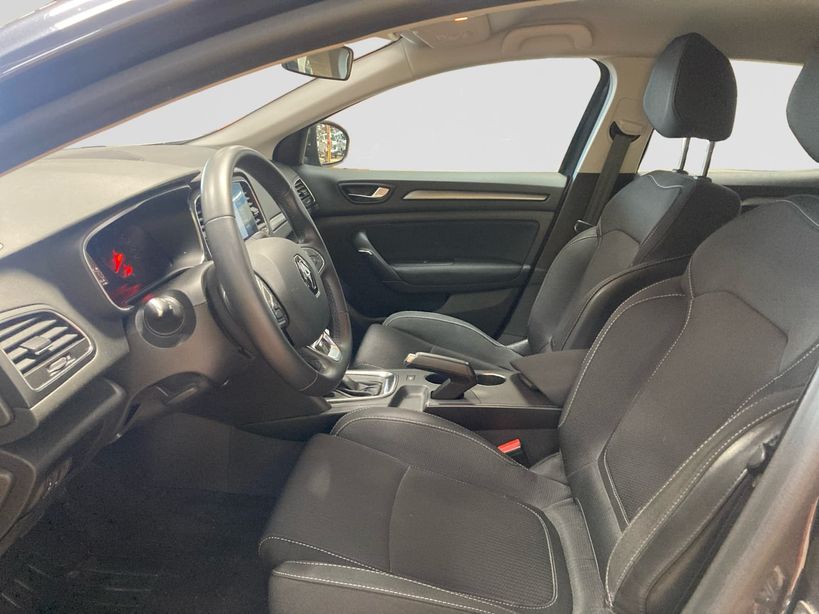 RENAULT MEGANE IV BERLINE 2022 - Photo n°9
