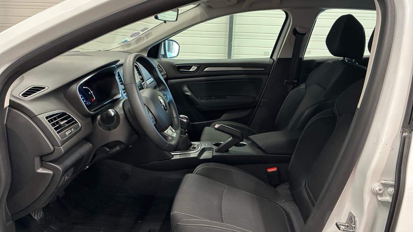 RENAULT MEGANE IV BERLINE 2020 - Photo n°11