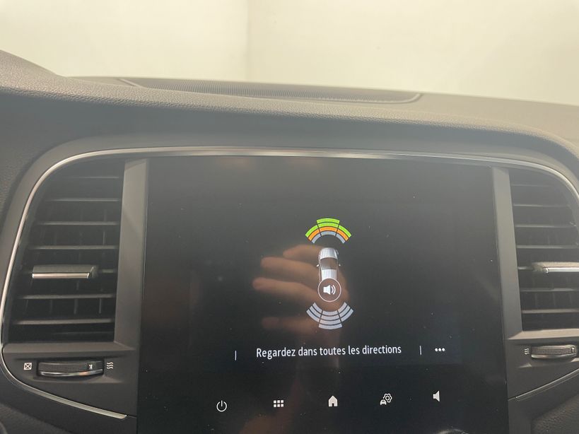 RENAULT MEGANE IV BERLINE 2021 - Photo n°20