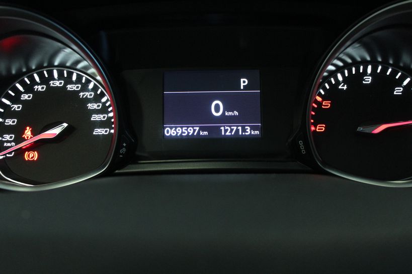 PEUGEOT 308 2015 - Photo n°18