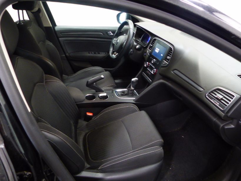 RENAULT MEGANE IV BERLINE BUSINESS 2019 - Photo n°6