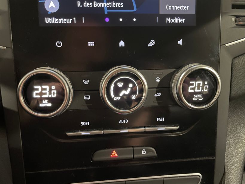 RENAULT MEGANE IV BERLINE 2022 - Photo n°22