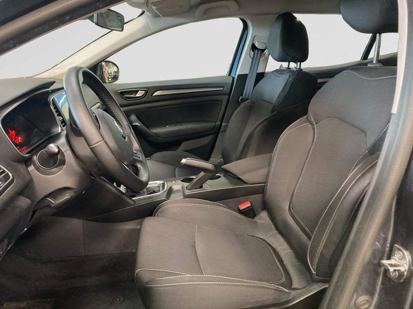 RENAULT MEGANE IV BERLINE 2022 - Photo n°11