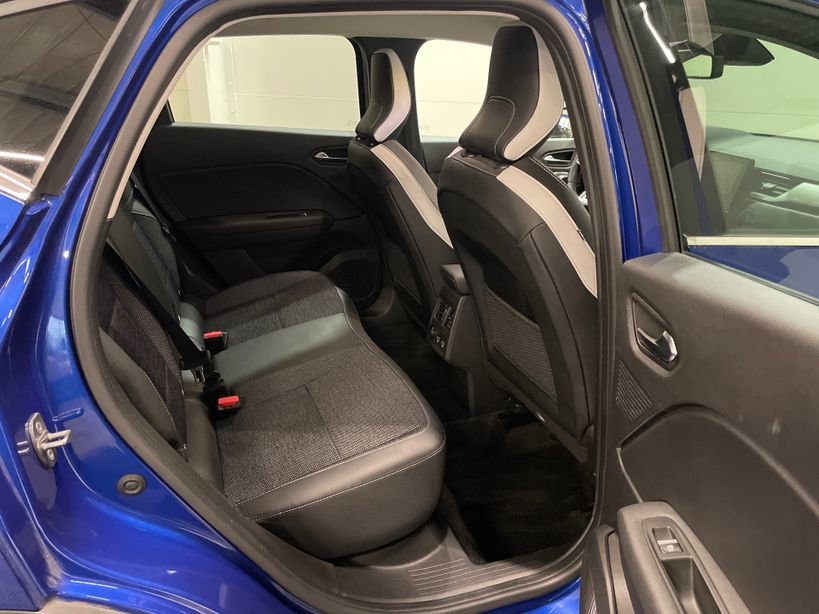 RENAULT CAPTUR 2023 - Photo n°8