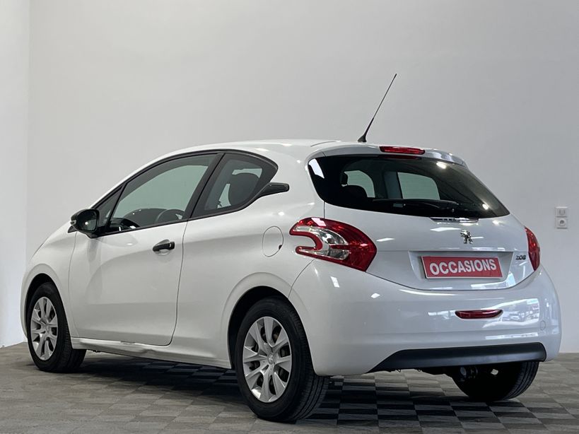 PEUGEOT 208 2013 - Photo n°4