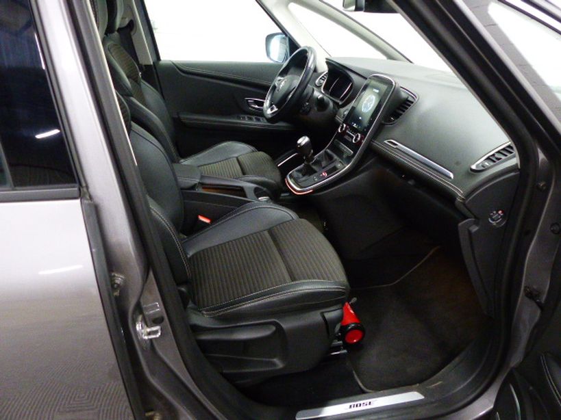 RENAULT SCENIC IV 2019 - Photo n°6