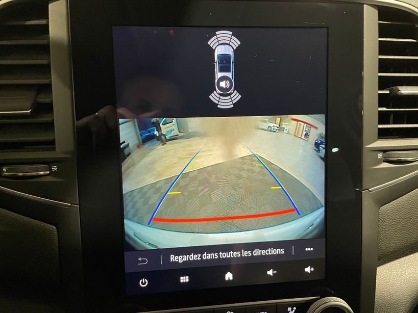 RENAULT MEGANE IV BERLINE 2022 - Photo n°19