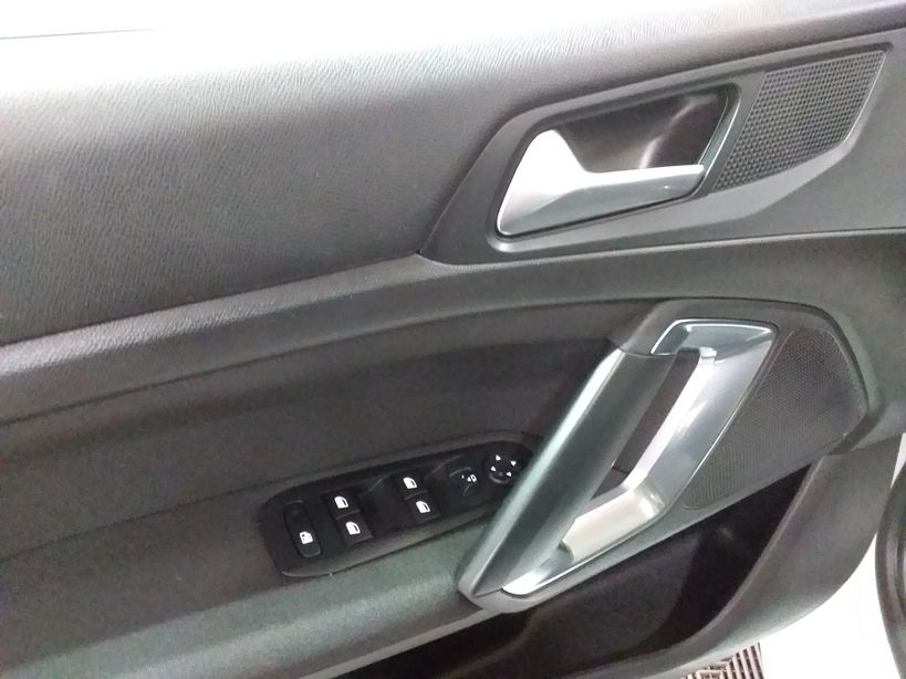 PEUGEOT 308 2020 - Photo n°26