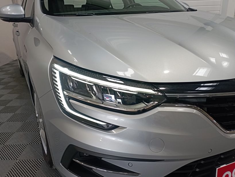 RENAULT MEGANE IV BERLINE 2021 - Photo n°4