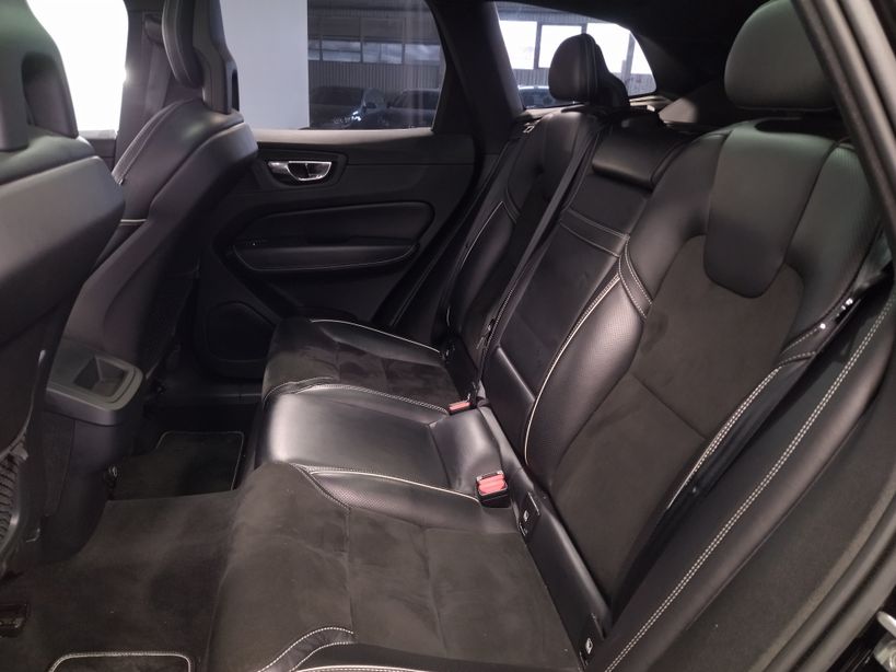 VOLVO XC60 2018 - Photo n°17