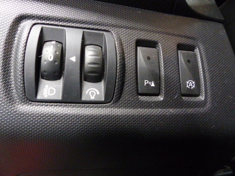 RENAULT CLIO IV ESTATE 2013 - Photo n°16