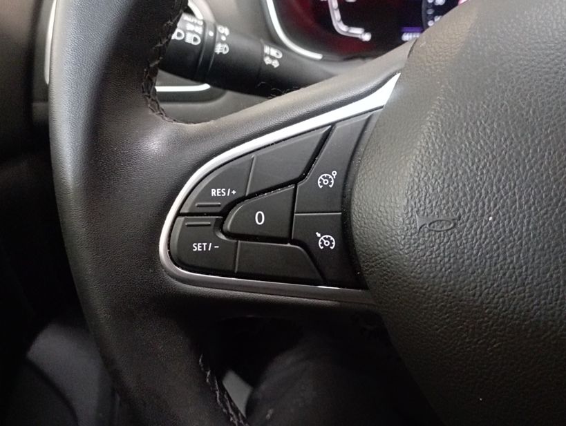 RENAULT MEGANE IV BERLINE 2021 - Photo n°29